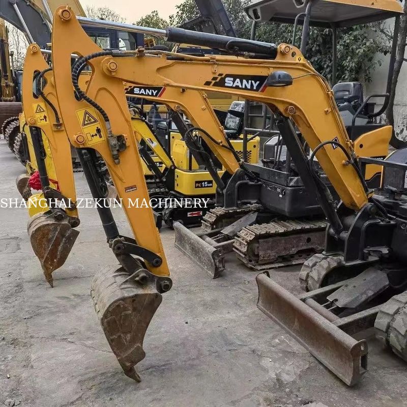 10.3KW Sany SY16C 1.6Ton Mini Excavator avec pneu en caoutchouc et pompe hydraulique d'origine