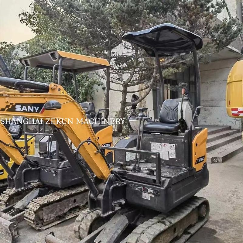 10.3KW Sany SY16C 1.6Ton Mini Excavator avec pneu en caoutchouc et pompe hydraulique d'origine