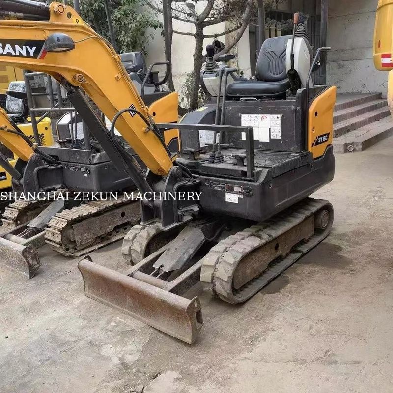 10.3KW Sany SY16C 1.6Ton Mini Excavator avec pneu en caoutchouc et pompe hydraulique d'origine