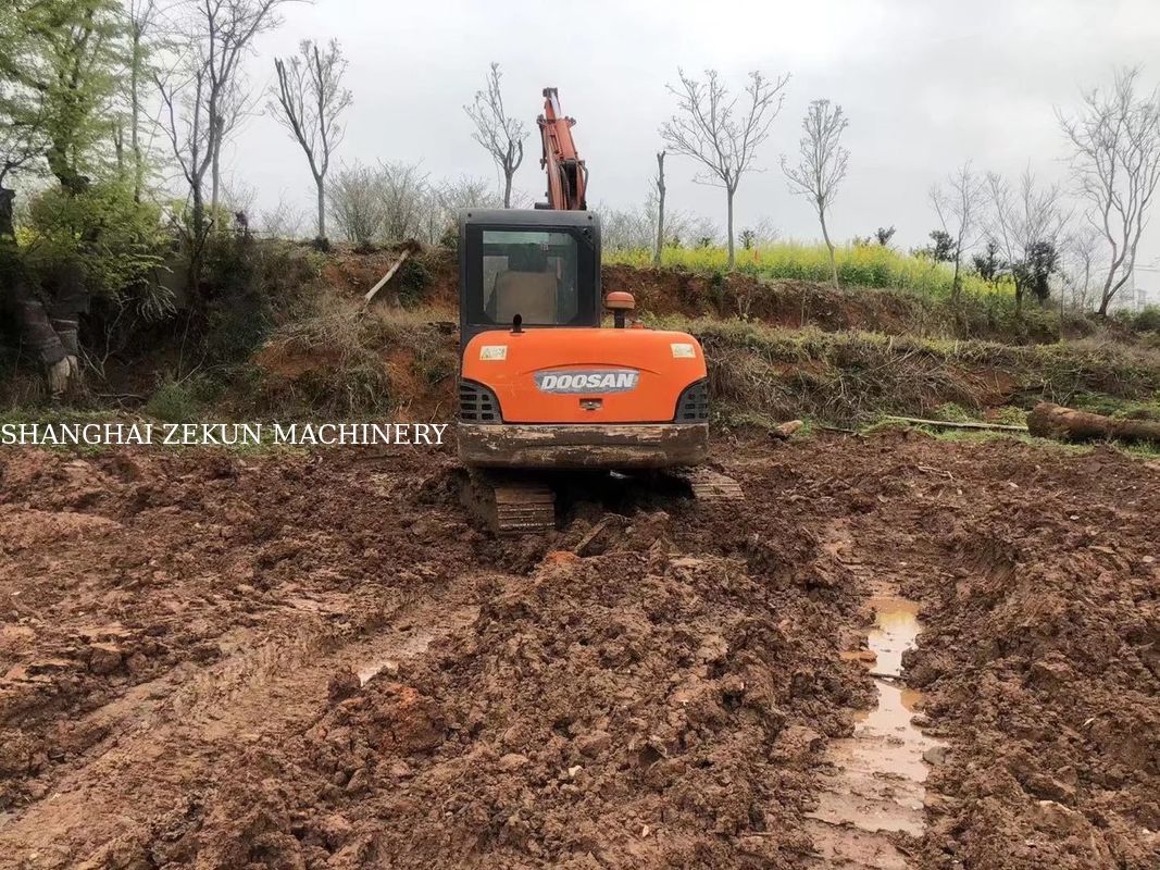Excavateur mini d'occasion de 2010 EX60 38.1kw avec soupape hydraulique originale