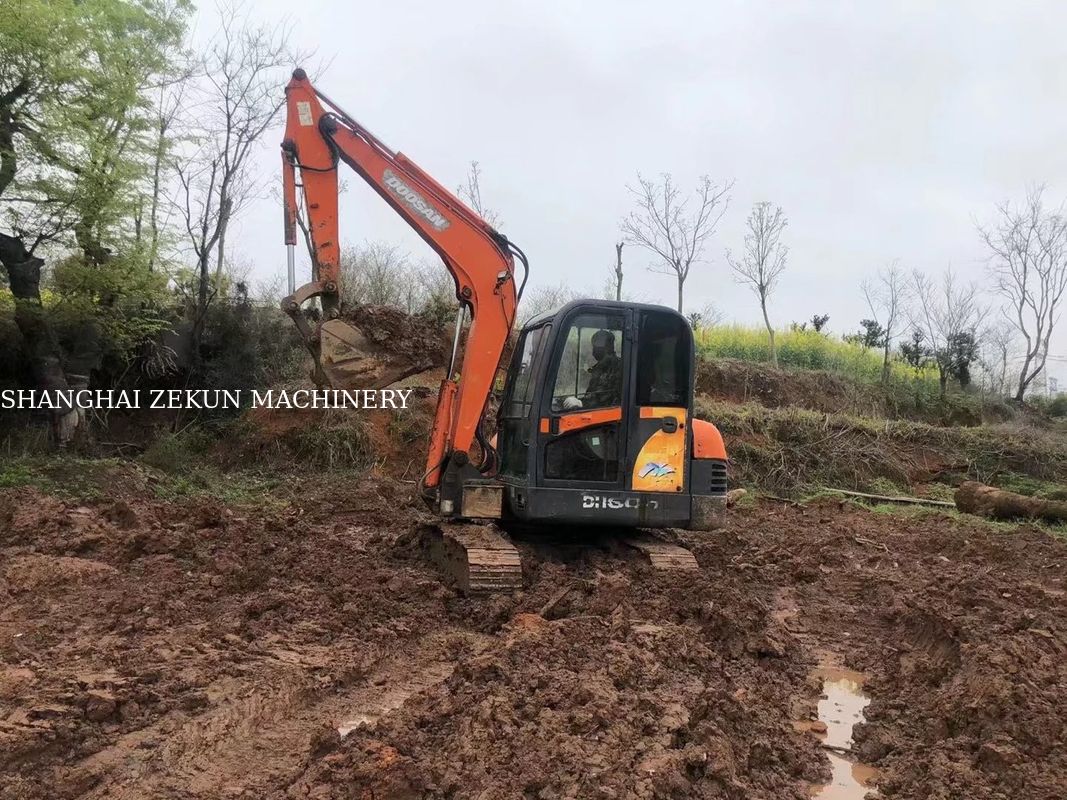 Excavateur mini d'occasion de 2010 EX60 38.1kw avec soupape hydraulique originale