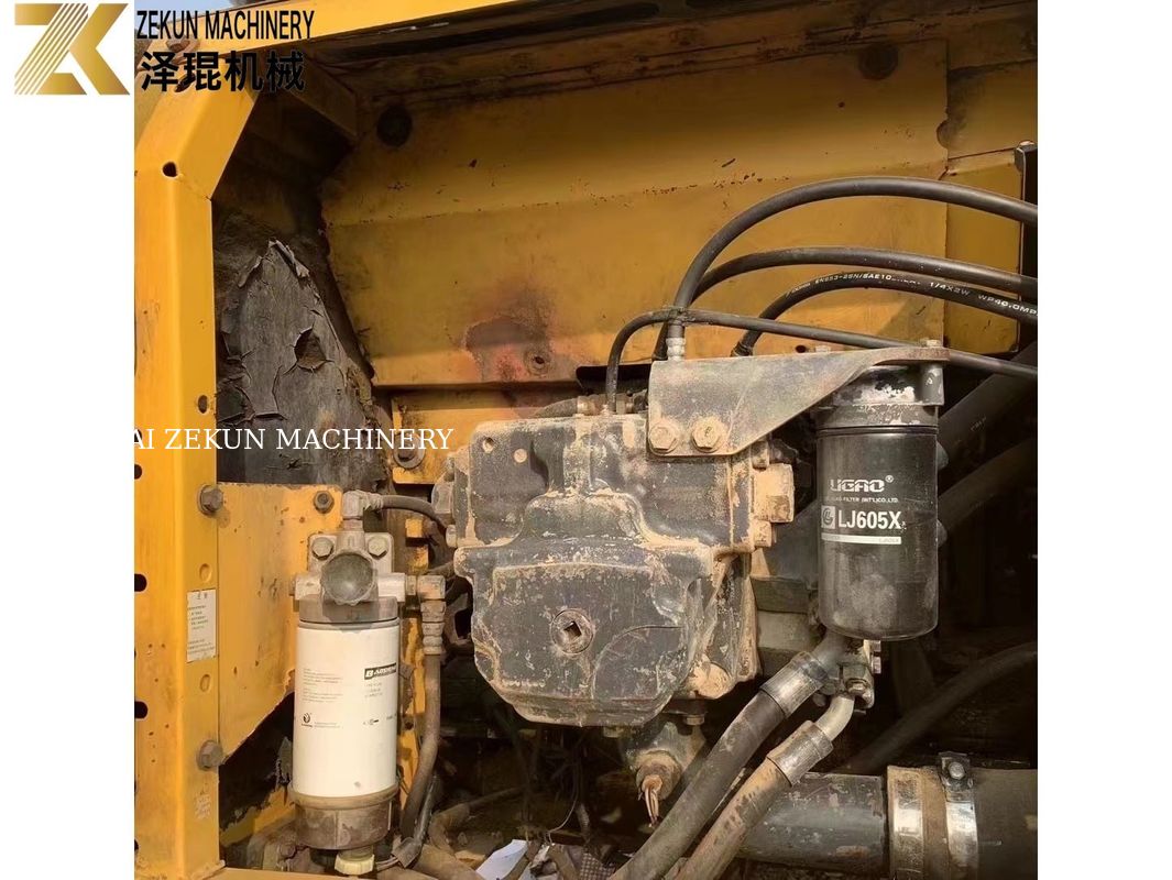 Excavateur Komatsu 200 d'occasion PC200-6 Poids de fonctionnement 20,15 tonnes