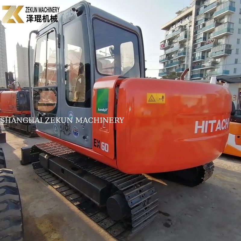 2018 Originale utilisée Hitachi EX60 Excavator Crawler Machine EX60-5 avec soupape hydraulique