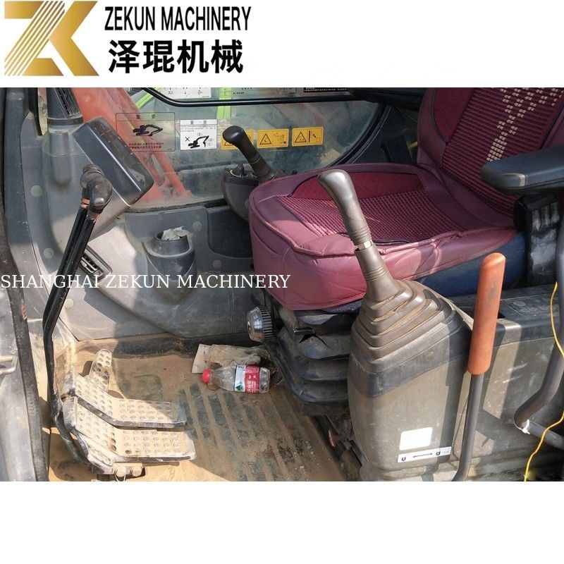 Champ de construction 24 tonnes d'excavatrice utilisée Hitachi 240 ZX240 ZX240-3G Année 2016