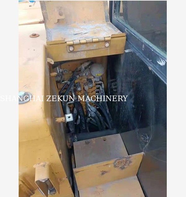 Excavateur d'occasion de fabrication japonaise avec moteur turbo Cat C2.6 DI
