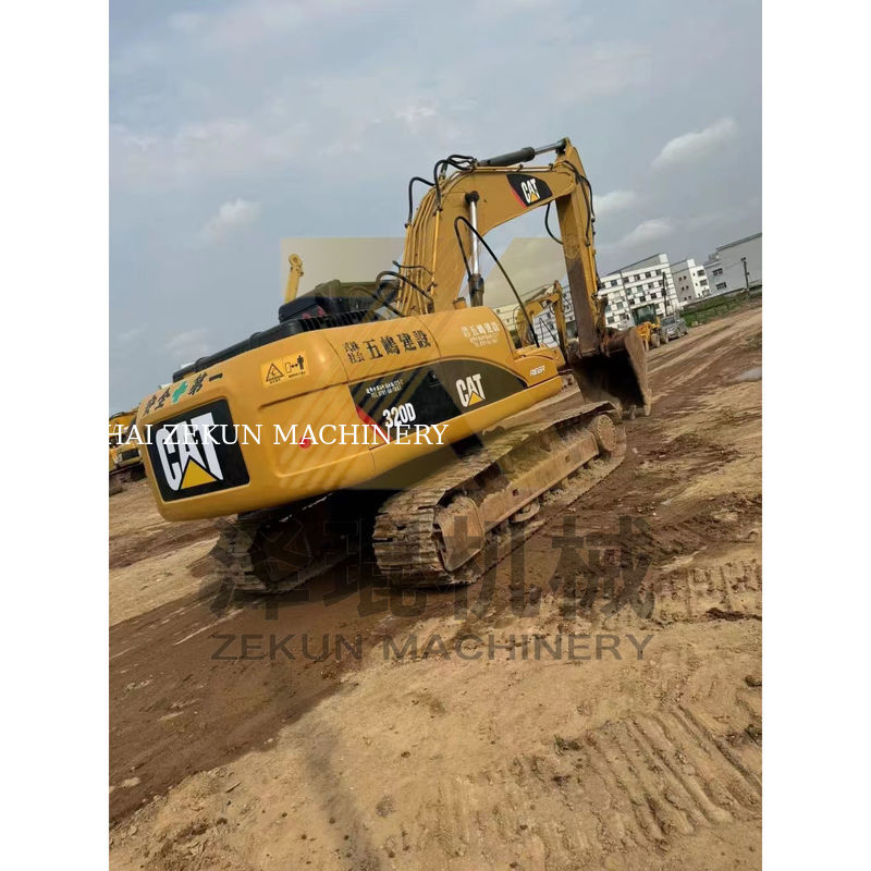 Excavateur Cat 320D d'occasion au Japon avec 20000 kg de poids de la machine en bon état