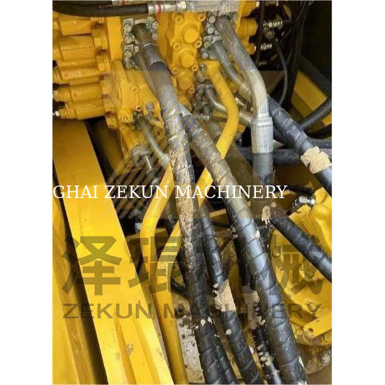 Excavateur Komatsu PC240-7 à faible temps de travail 0-2000 et autre cylindre hydraulique