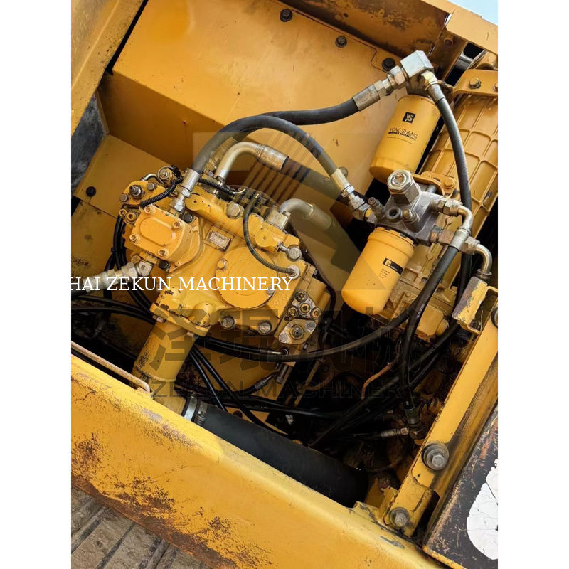 Excavateur Shantui Kato d'occasion de 20 tonnes 320D avec une capacité de seau de 1M3 à Shanghai
