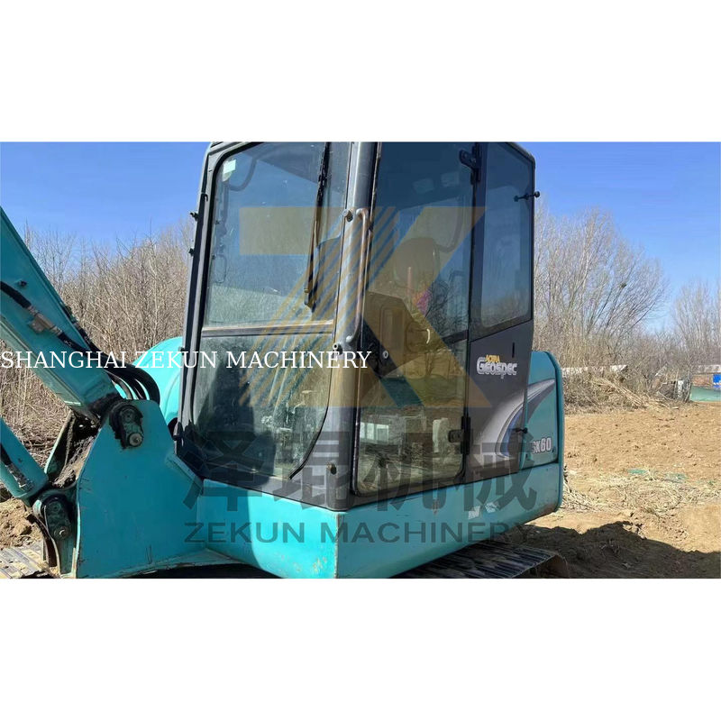6 tonnes utilisées Kobelco SK60-3/5/8/10 mini-pelée avec moteur Yanmar en bon état