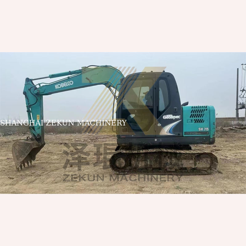 0.4m3 Capacité de seau 2017 Excavateur Kobelco 907 E307D Sk75 Sk75-11 à Shanghai