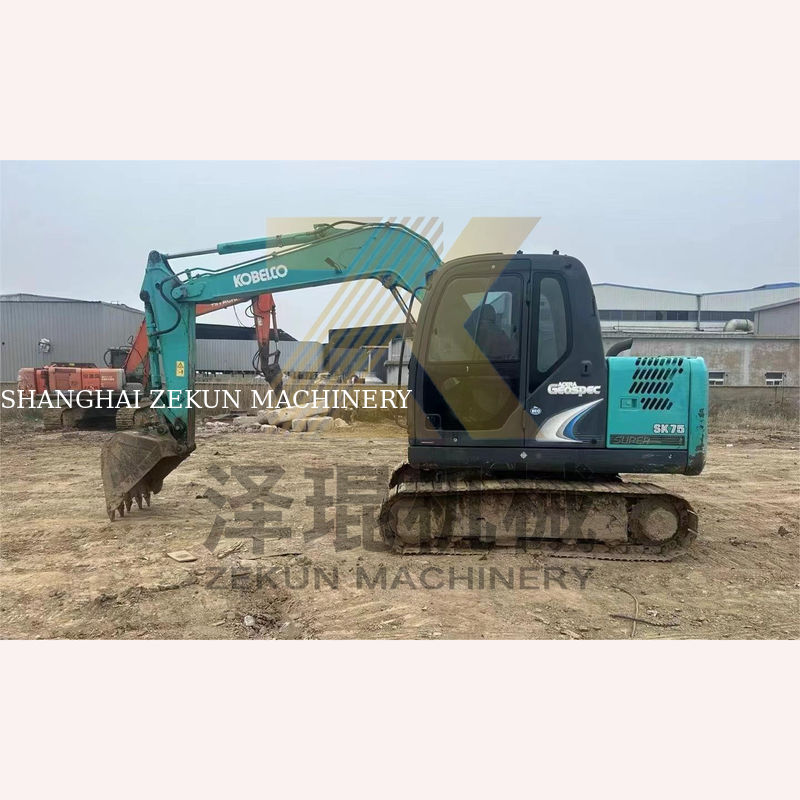 0.4m3 Capacité de seau 2017 Excavateur Kobelco 907 E307D Sk75 Sk75-11 à Shanghai