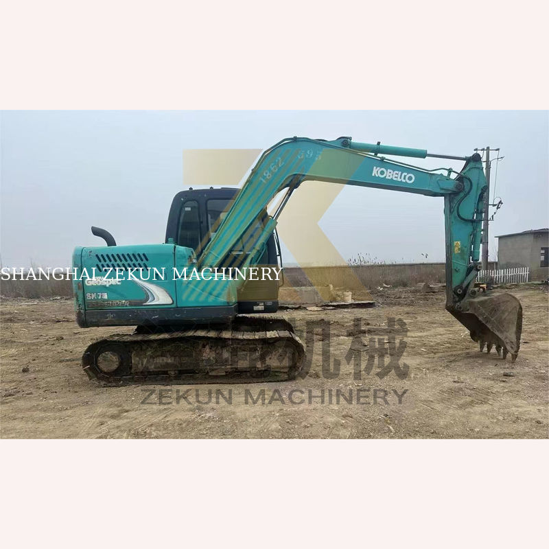 0.4m3 Capacité de seau 2017 Excavateur Kobelco 907 E307D Sk75 Sk75-11 à Shanghai