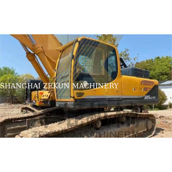 Une pompe hydraulique Hyundai R385 R385-9 R385LC-9T en excellent état à Shanghai.