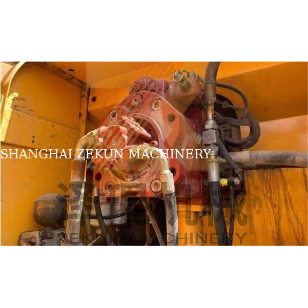 Une pompe hydraulique Hyundai R385 R385-9 R385LC-9T en excellent état à Shanghai.