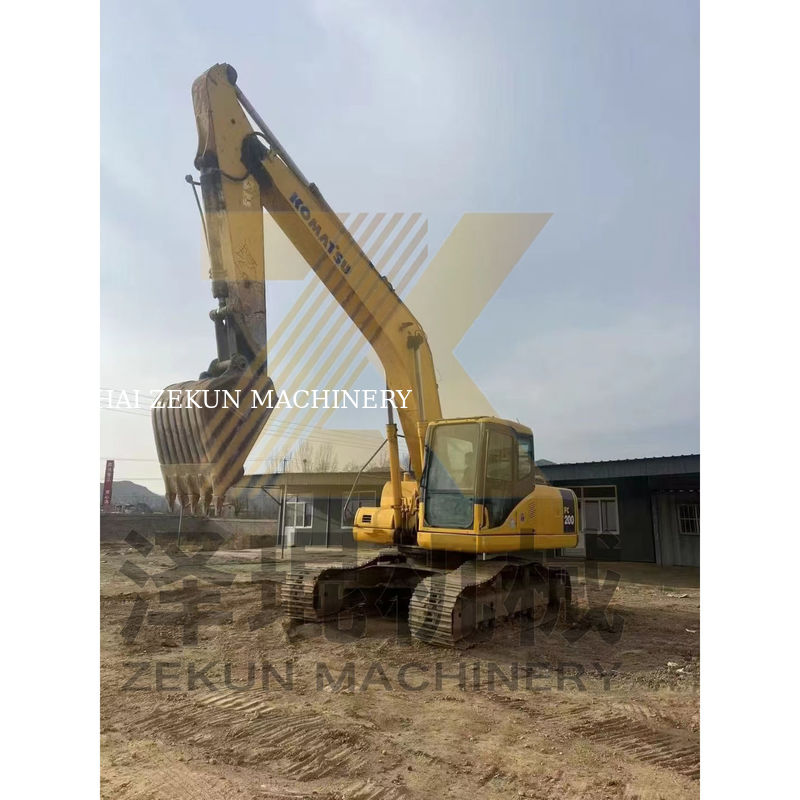 0.8m3 Capacité du seau Excavatrice utilisée Komatsu PC200-7 avec autre cylindre hydraulique