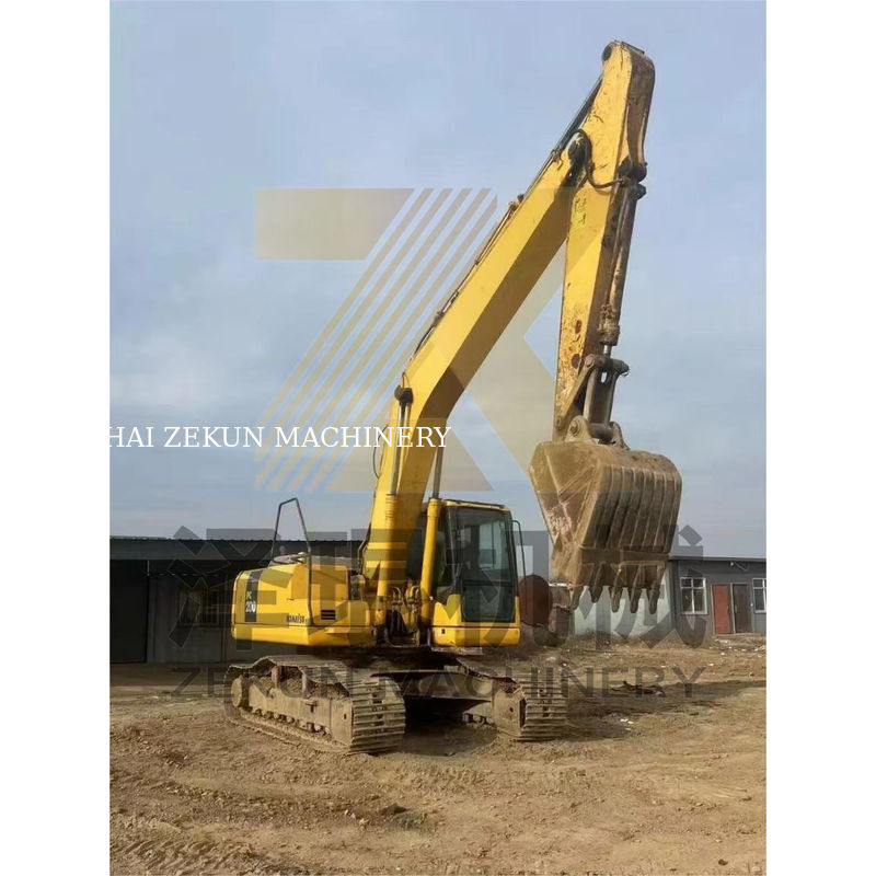 0.8m3 Capacité du seau Excavatrice utilisée Komatsu PC200-7 avec autre cylindre hydraulique