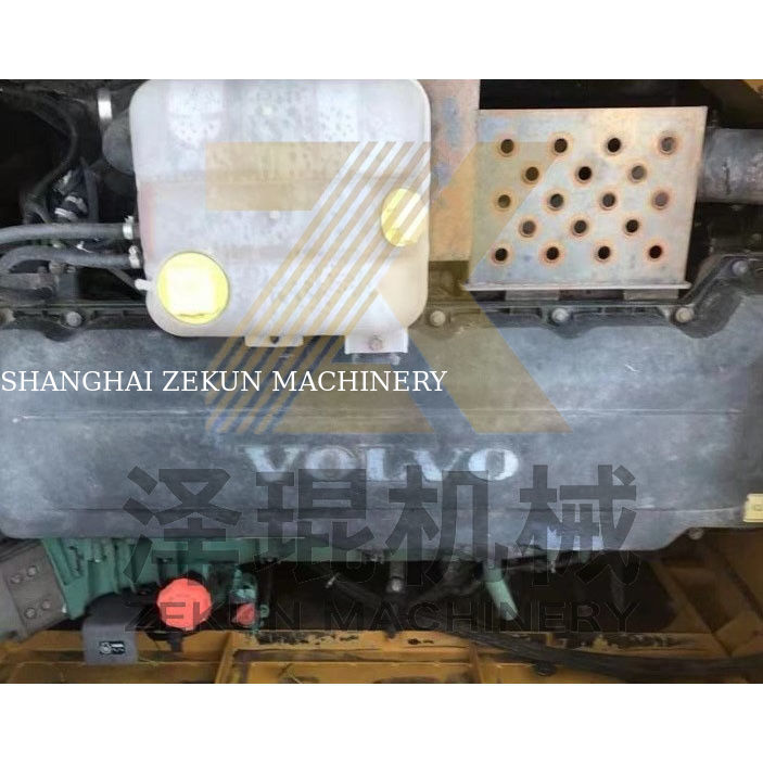 Excavateur Volvo EC480 d'occasion avec capacité de cuve de 3,3 m3 et autre soupape hydraulique
