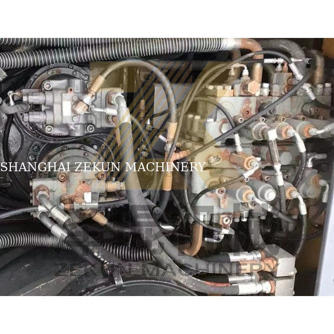 Excavateur Volvo EC480 d'occasion avec capacité de cuve de 3,3 m3 et autre soupape hydraulique