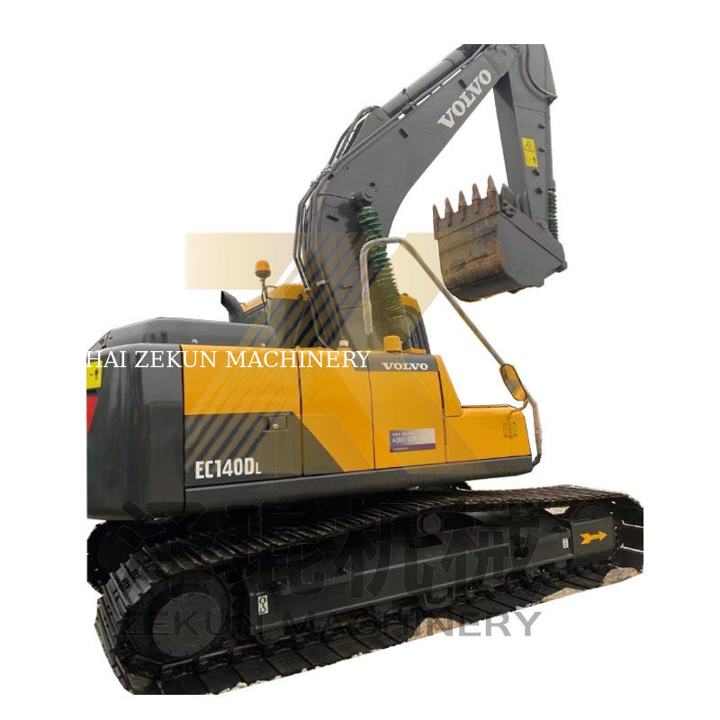 84 KW Excavateur Volvo EC140DL d'occasion avec bonne conduite finale en bon état Année 2020