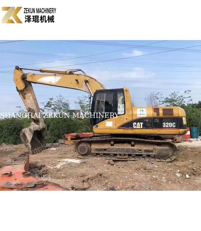 Expérience d'excavation supérieure avec la pelle CAT 320 et sa pompe hydraulique CAT