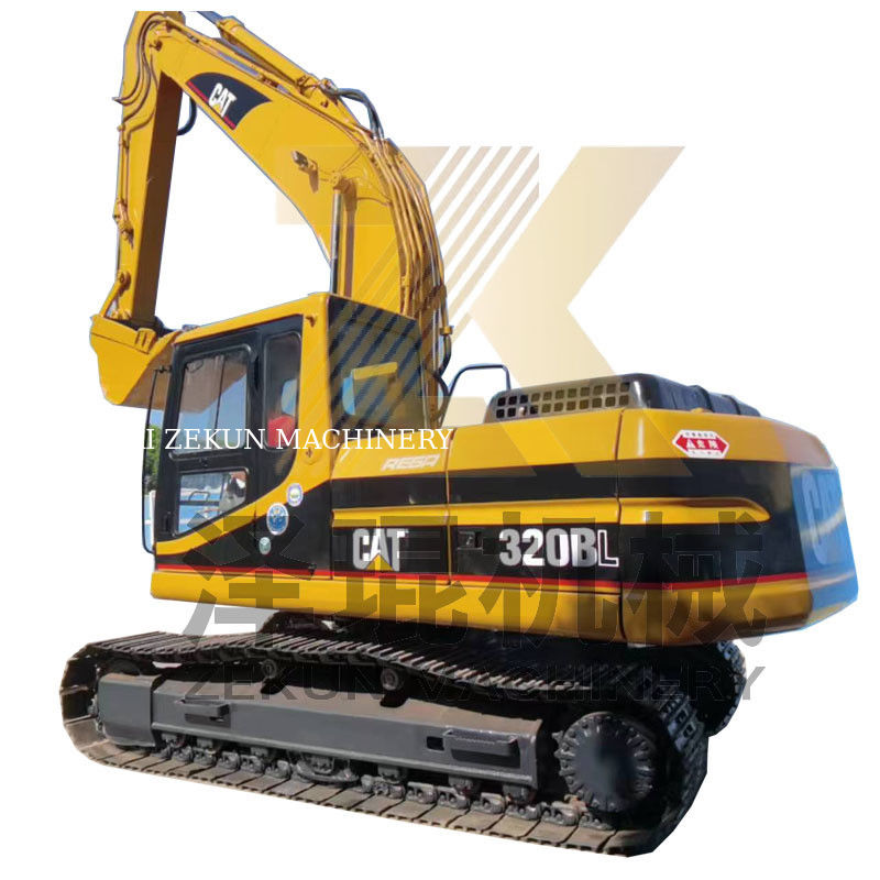 Excavateur Cat 320 BL d'occasion avec une capacité de seau de 0,92 m3 et 2001-4000 heures de travail
