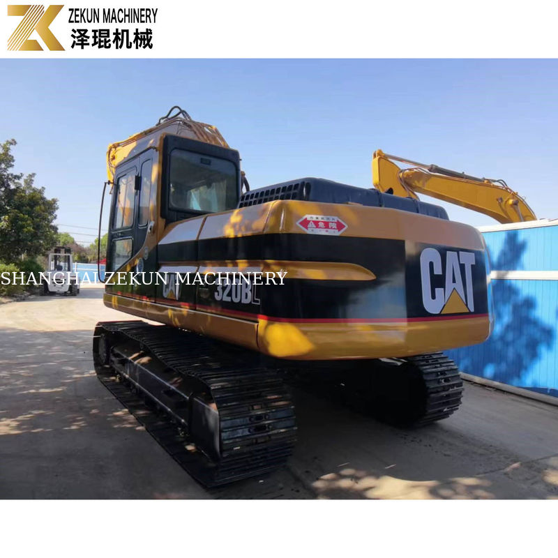 Excavateur Cat 320 BL d'occasion avec une capacité de seau de 0,92 m3 et 2001-4000 heures de travail