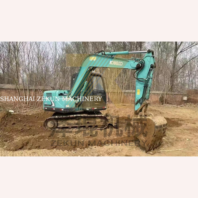 4001-6000 Heures de travail Utilisé Kobelco SK75-8 SR Excavator pour les ventes aux enchères à Shanghai