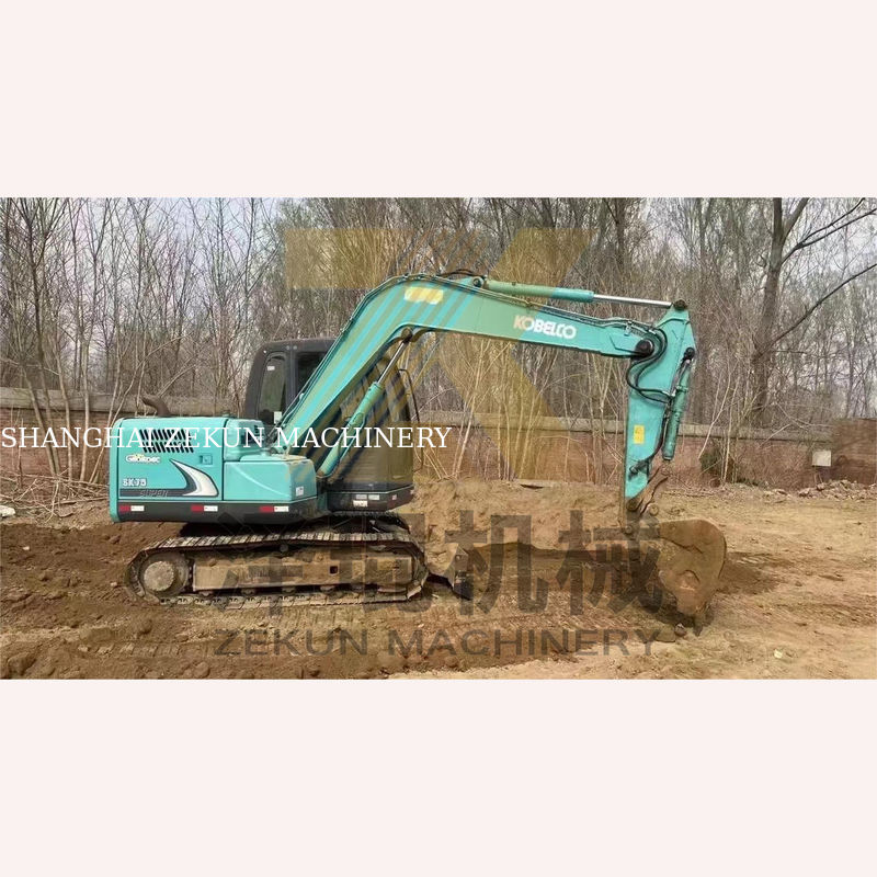 4001-6000 Heures de travail Utilisé Kobelco SK75-8 SR Excavator pour les ventes aux enchères à Shanghai