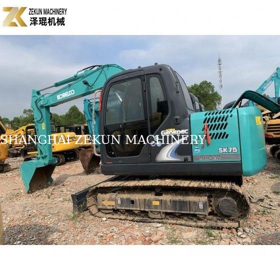 7 tonnes de mini-pelles Kobelco SK 75 SR UR avec moteur ISUZU et pompe hydraulique d'origine