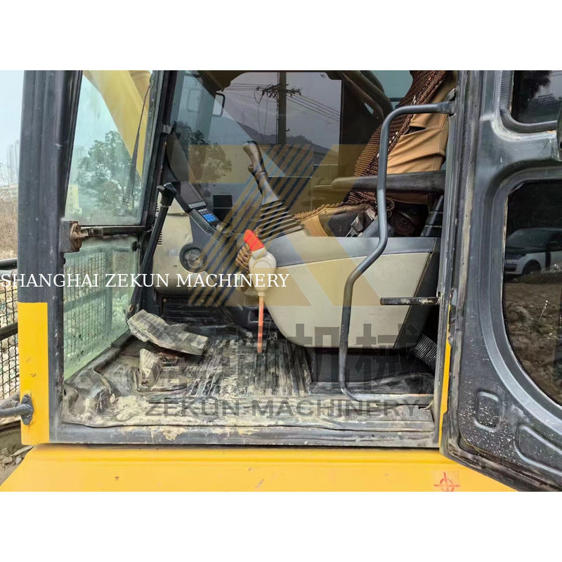 Une excavatrice Komatsu PC360-8M0 d'occasion de 1,8 m3 5300 heures à vendre