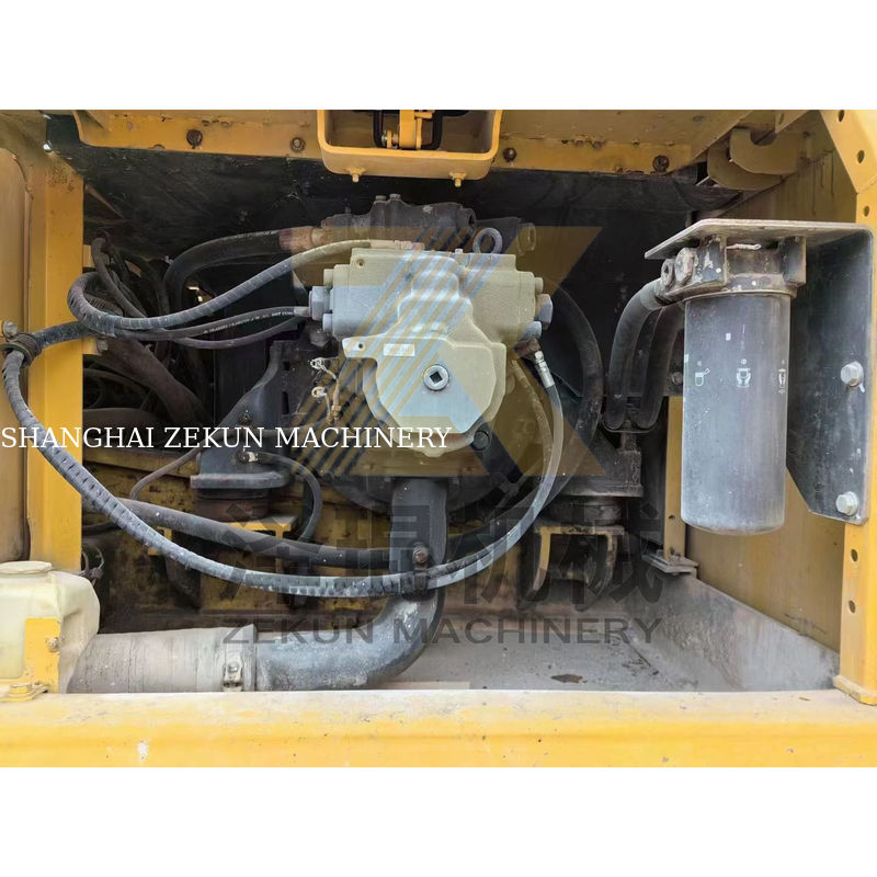 Une excavatrice Komatsu PC360-8M0 d'occasion de 1,8 m3 5300 heures à vendre