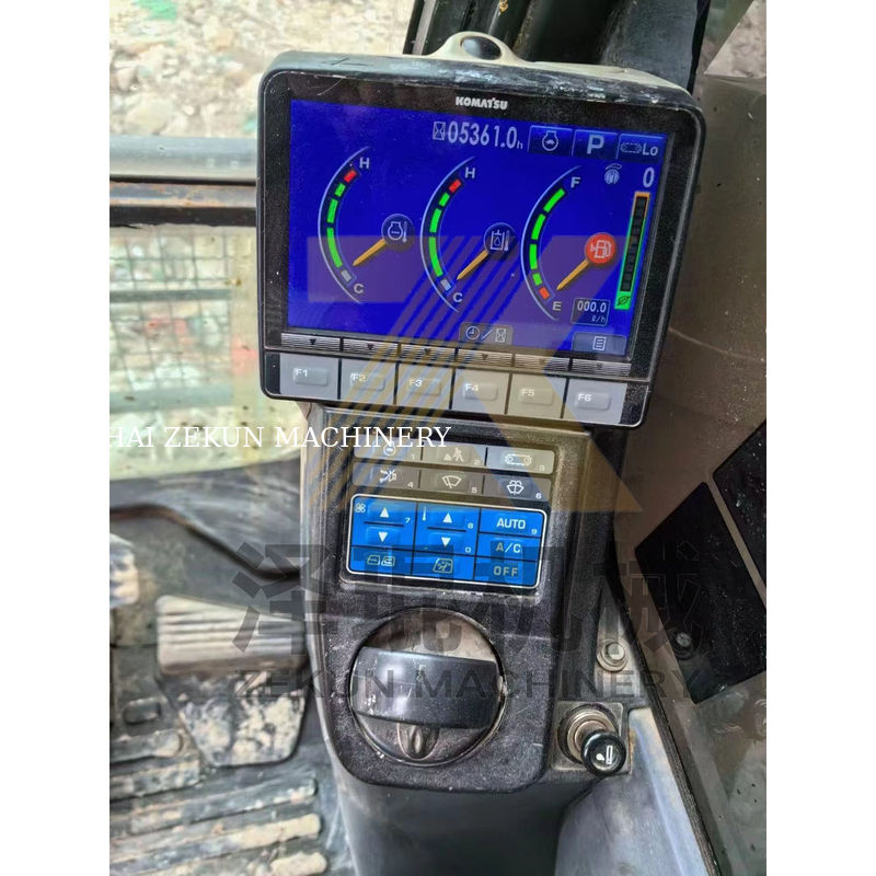 Une excavatrice Komatsu PC360-8M0 d'occasion de 1,8 m3 5300 heures à vendre