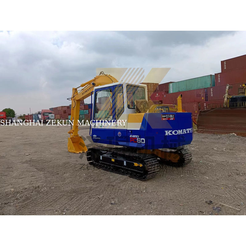 Excavateur Komatsu PC60-5 d'occasion en bon état avec autre cylindre hydraulique et en 2022