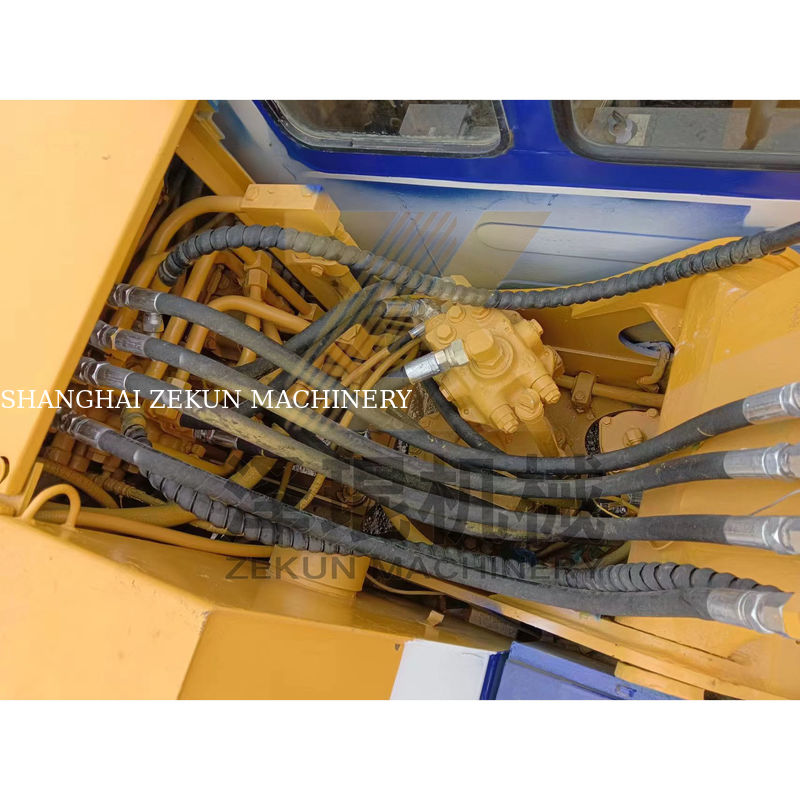 Excavateur Komatsu PC60-5 d'occasion en bon état avec autre cylindre hydraulique et en 2022