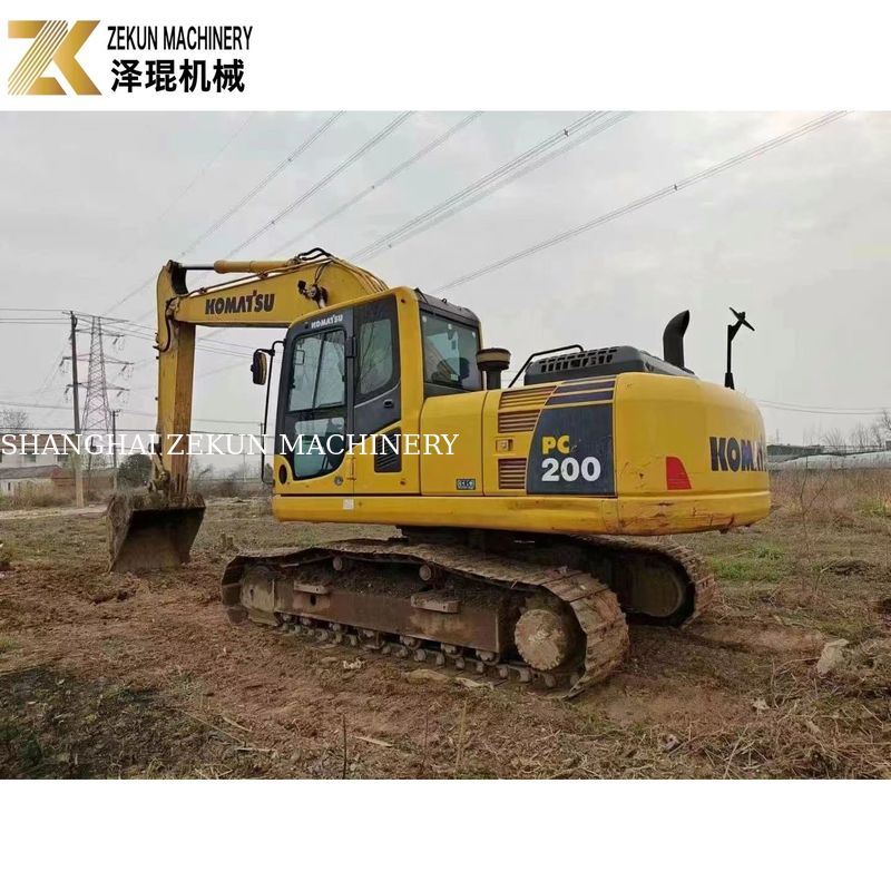 Utilisé Komatsu PC200-8MO Excavateur à rampe 2001-4000 heures Taille moyenne
