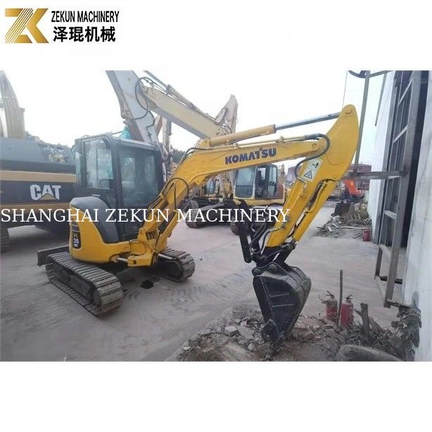 Excavatrice PC35MR-5 utilisée par Komatsu pour les projets de construction de maisons