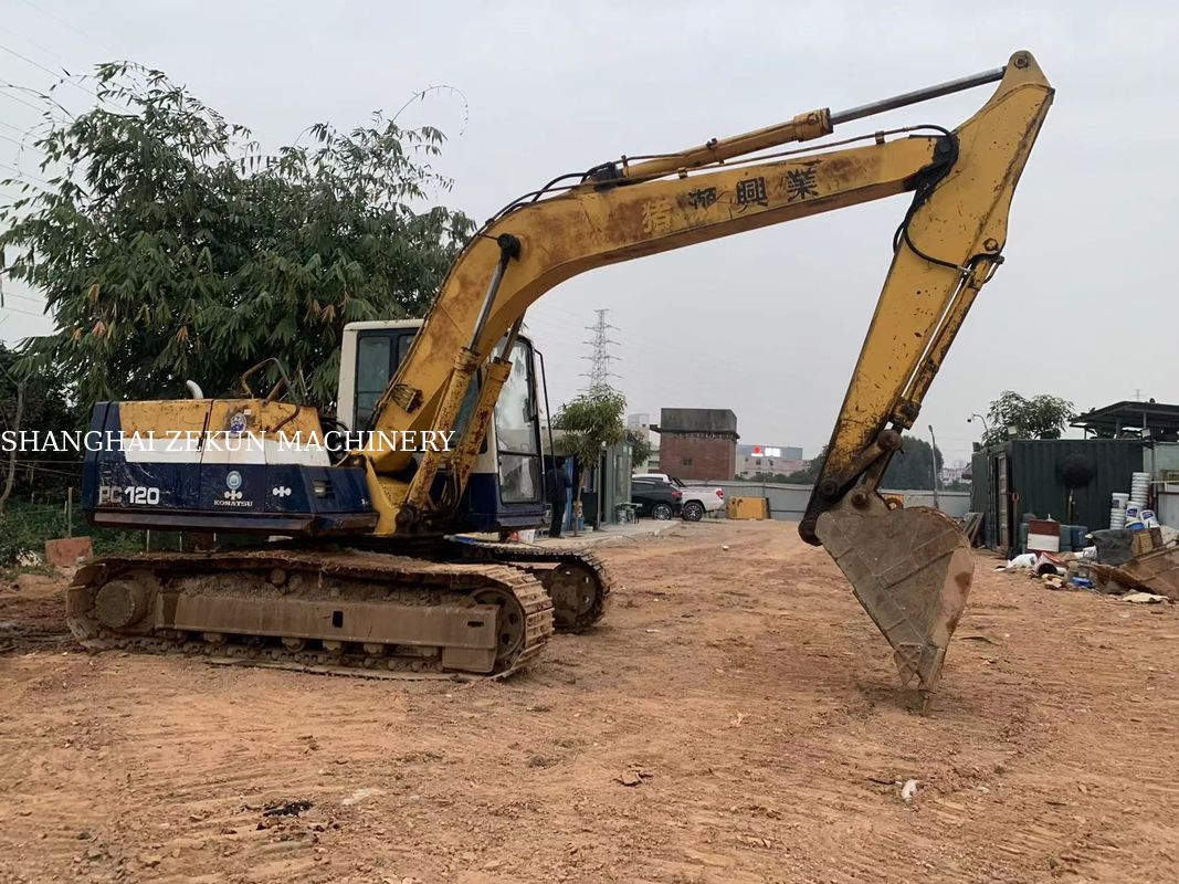 KOMATSU PC120-5 PC120 Excavateur avec 64KW de puissance et 2000 Année au Japon à un prix abordable