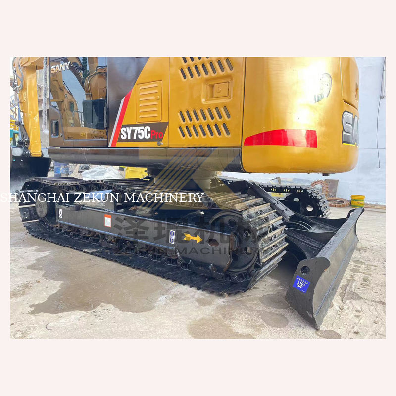 Excavateur Sany SY75C Pro utilisé avec autre pompe hydraulique 7500 KG Poids de la machine