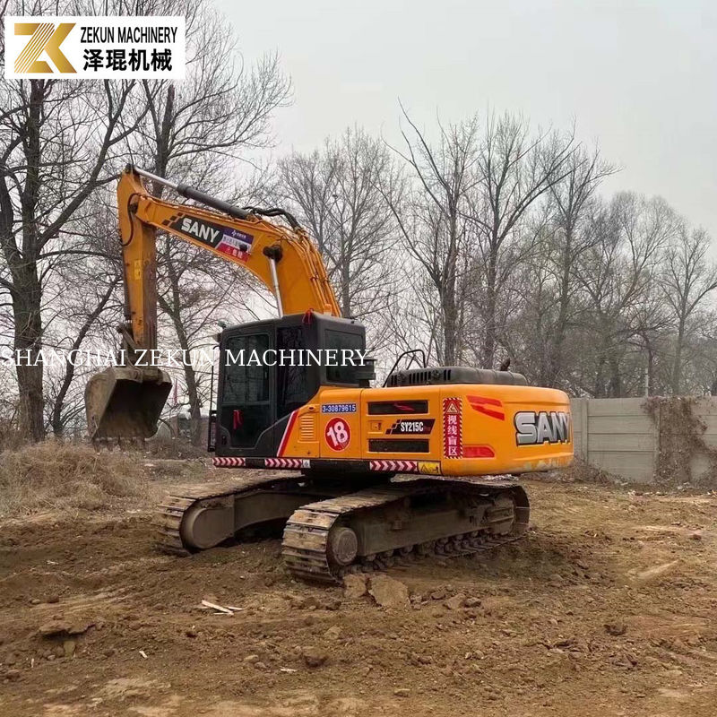 Excavateur Sany SY215C Pro, moyen avec un seau de 1,2 M3