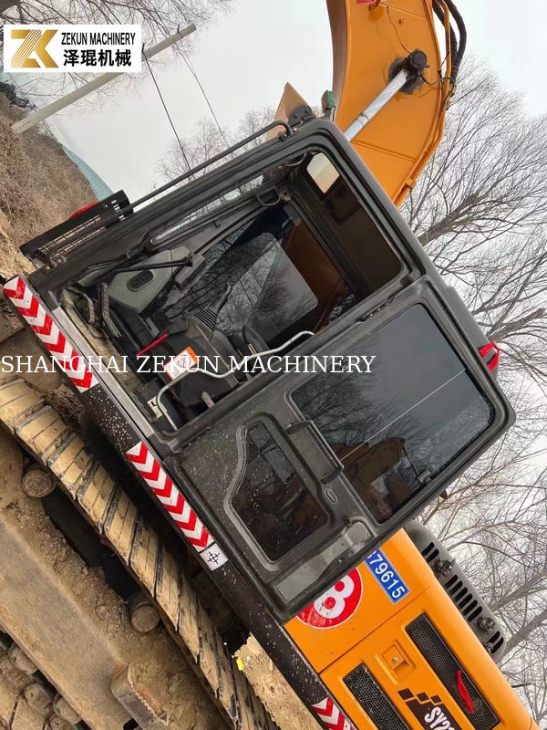 Excavateur Sany SY215C Pro, moyen avec un seau de 1,2 M3