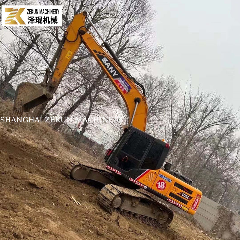 Excavateur Sany SY215C Pro, moyen avec un seau de 1,2 M3