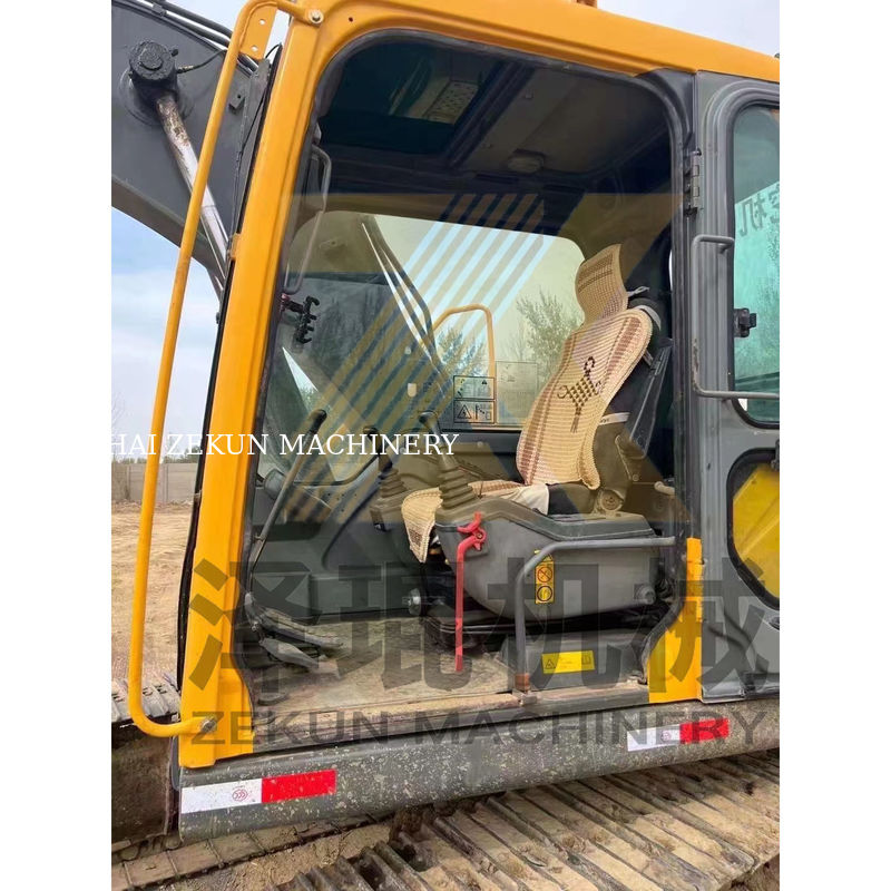 Excavatrice Volvo EC140 utilisée avec en par Autres vannes hydrauliques