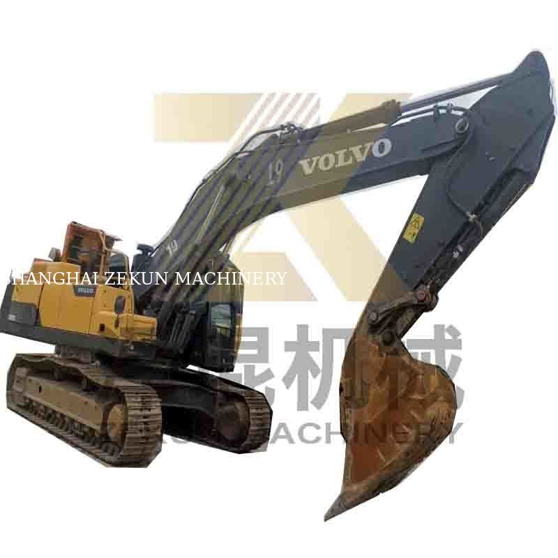 Excavateur Volvo Ec480dl d'occasion de 4600 heures de travail et autre cylindre hydraulique