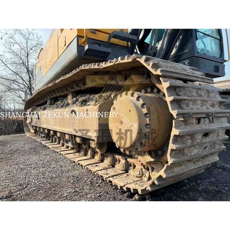 Excavateur Volvo Ec480dl d'occasion de 4600 heures de travail et autre cylindre hydraulique