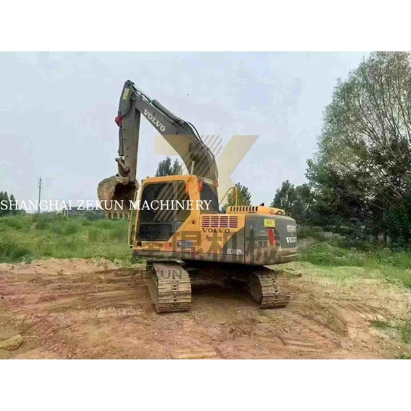 Volvo EC140DL Excavateur d'occasion de 14 tonnes avec un temps de travail réduit et un cylindre hydraulique durable