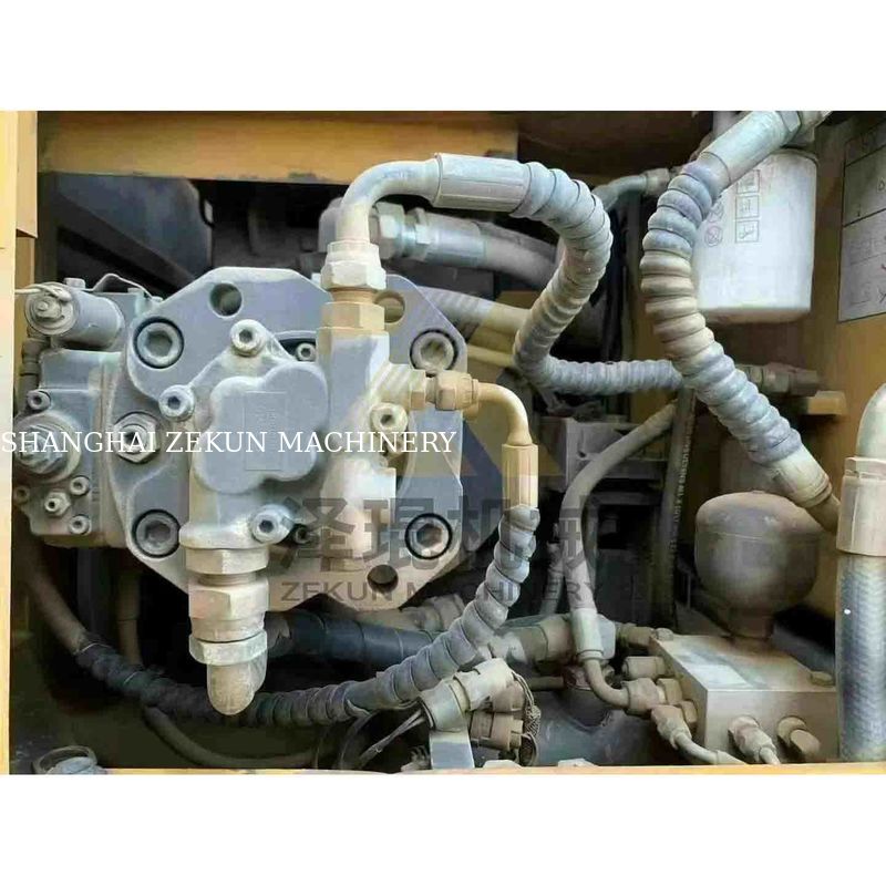 Volvo EC140DL Excavateur d'occasion de 14 tonnes avec un temps de travail réduit et un cylindre hydraulique durable