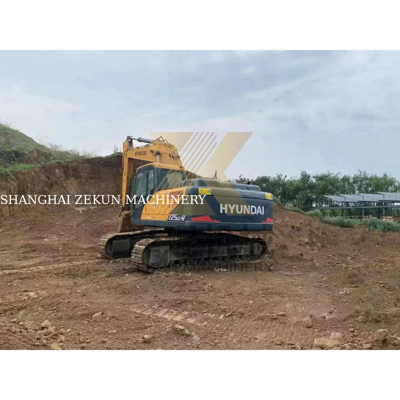 Excavateur HYUNDAI 225LC-9S d'occasion 112KW de puissance stock original en Corée