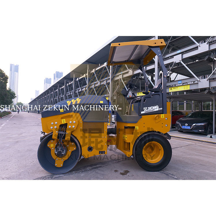 3.8T XCMG XMR403VT rouleau vibrant Chine étape III