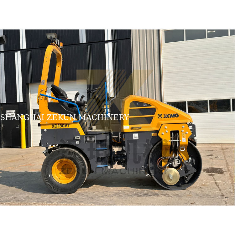 Vente de rouleaux vibrants de 4 tonnes XCMG XD130VT pour la construction de routes