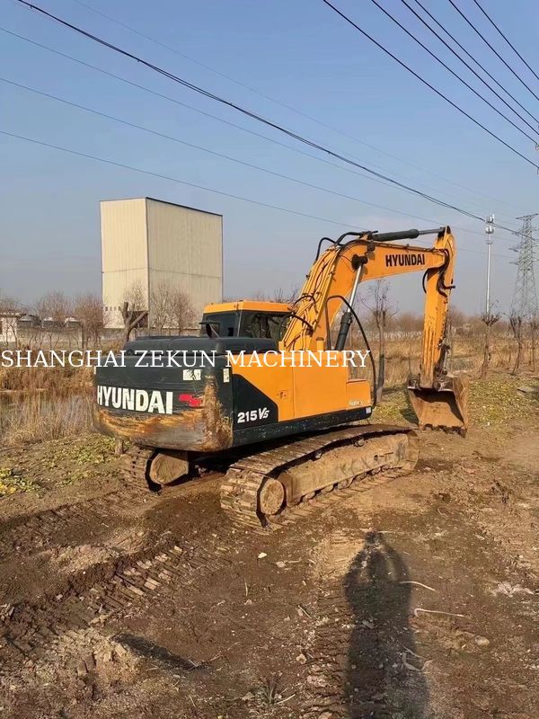 Excavateur 2018 R215VS 3 800 heures de travail Parfait pour les travaux lourds
